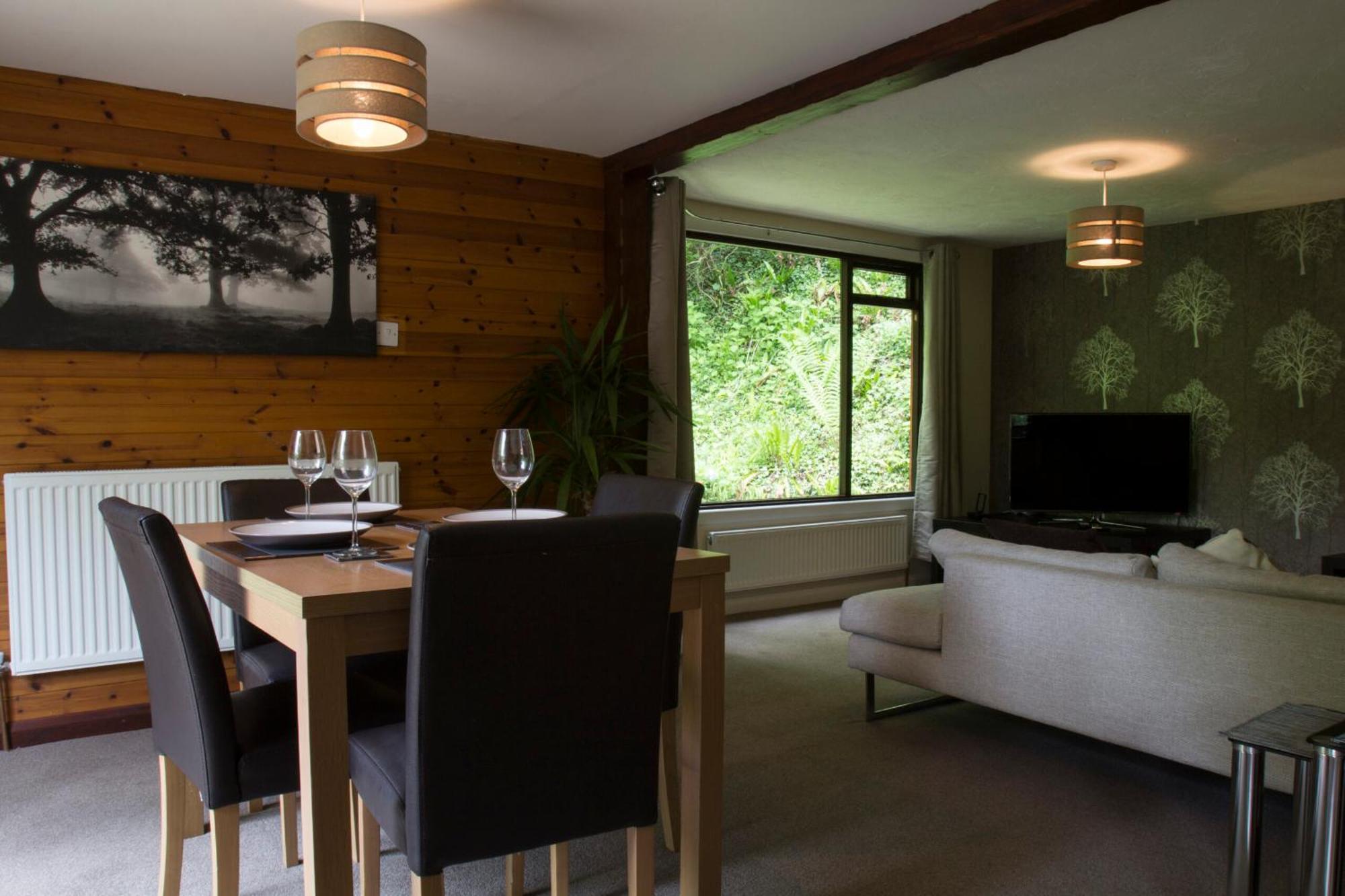 Herons Lake Retreat Hot Tub Lodges Caerwys Buitenkant foto