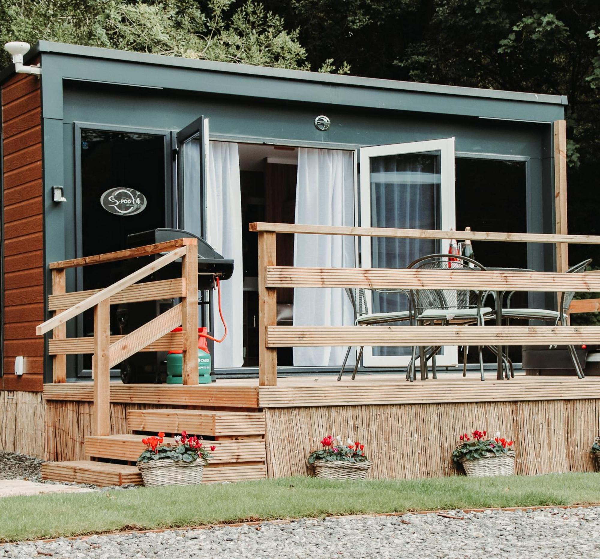 Herons Lake Retreat Hot Tub Lodges Caerwys Buitenkant foto