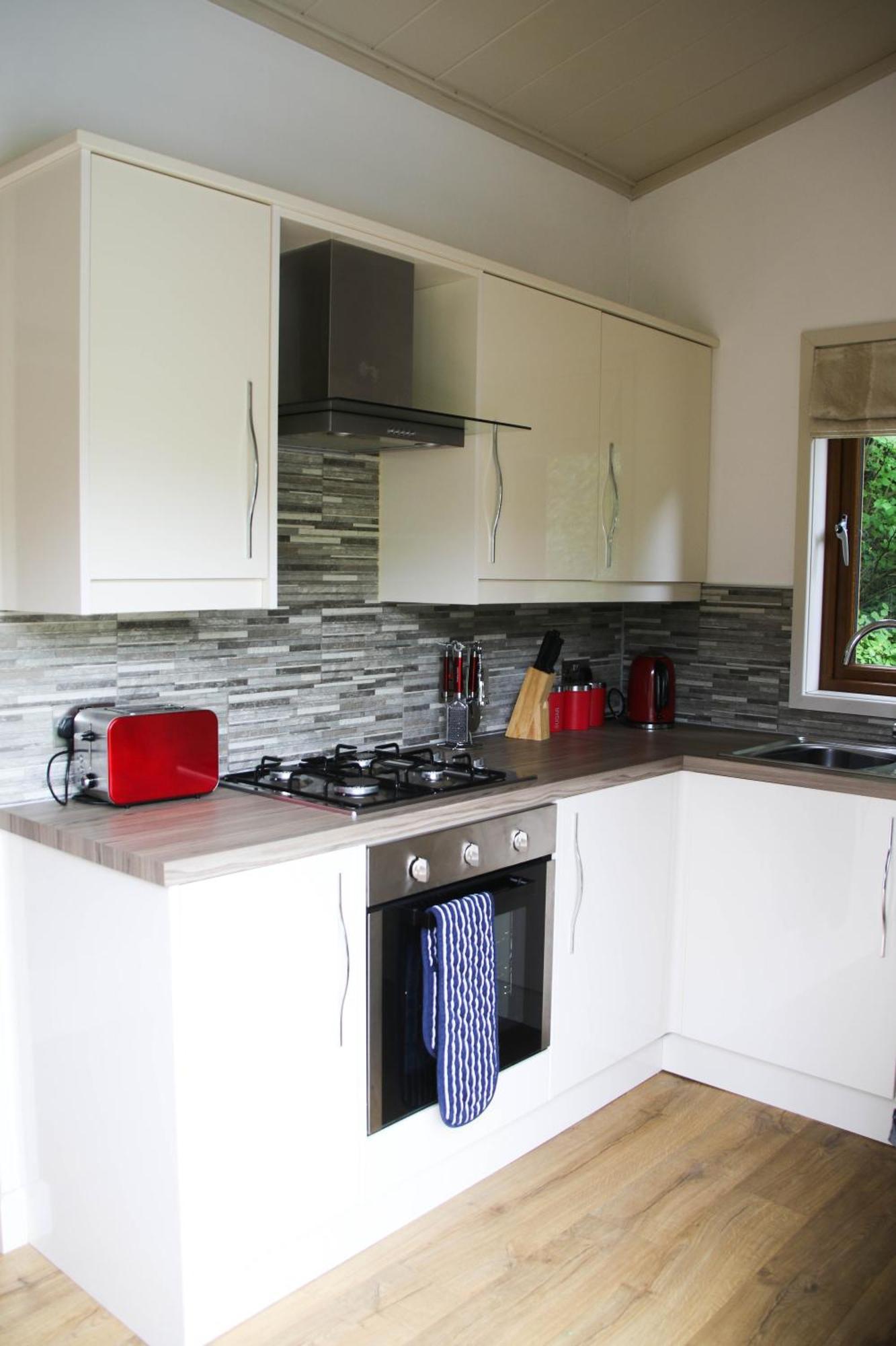 Herons Lake Retreat Hot Tub Lodges Caerwys Kamer foto